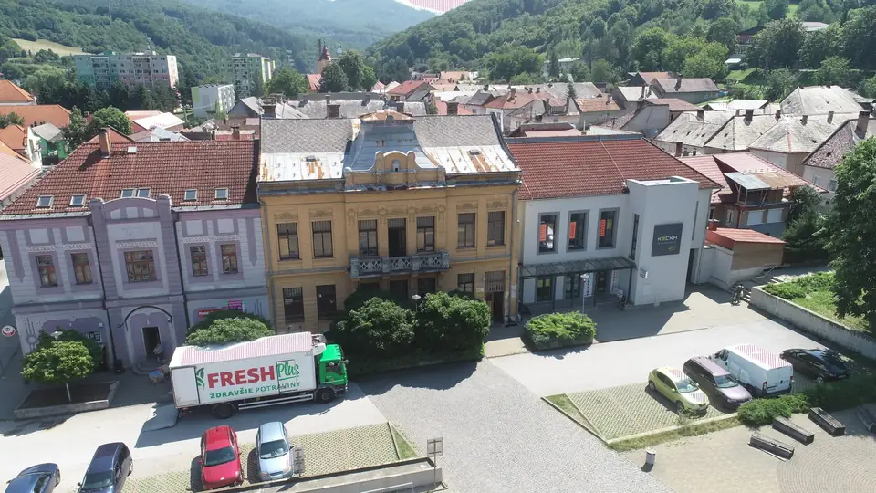 Práce, ktoré podnik vykonáva na objednávku mesta aj súkromníkov.